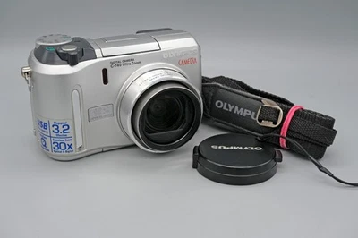 OLYMPUS CAMEDIA C-740 ULTRA ZOOM  Digitalkamera Vintage - geprüft - Grade B/AB - Bild 1 von 4