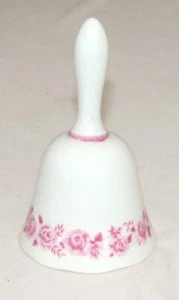 Campana de cerámica blanca Mikasa con flores rosadas - Imagen 1 de 3