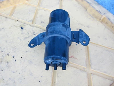 Suzuki Katana 600 GSX600F 2004 OEM EVAP bote de emisiones de carbón de vapor Foto 1 de 4