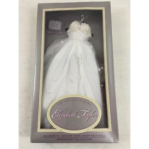 The Franklin Mint Elizabeth Taylor Vinyl Portrait Doll Wardrobe Collection - Picture 1 of 8