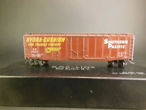 HO SCALE KAR-LINE SOUTHERN PACIFIC SP 672942 50' BOX CAR - Picture 1 of 4