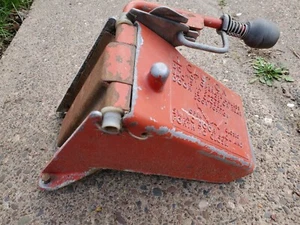 Toro 20700 1982 Mower Discharge Chute 36-1350 & Door Assembly 33-5560 Latch - Picture 1 of 11