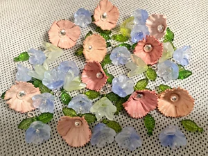 Beautiful lot of Glass flower bells/metal flowers with acrylic beads - Picture 1 of 1
