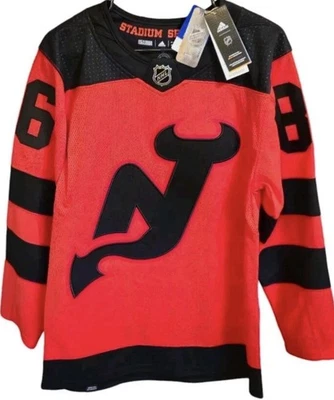 NJ NUEVA CAMISETA DEVILS JACK HUGHES SERIE ESTADIO AUTÉNTICA ADIDAS NUEVA CON ETIQUETAS 56 ERROR Foto 1 de 4