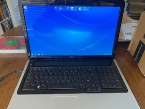 Dell Inspiron 1750 Pentium T4200 4 GB Ram 250 GB HDD + Charger  - Picture 1 of 13