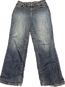 LL Bean Jeans Women 8 Blue Denim 100% Cotton Favorite Fit Curvy Straight Casual - Picture 1 of 10