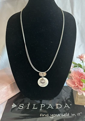 Collar Silpada Gris Cordón Plata de Ley y Madreperla Foto 1 de 3