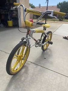 Mongoose Max Netflix Stranger Things 20 inch BMX Bike - Yellow - Picture 1 of 6