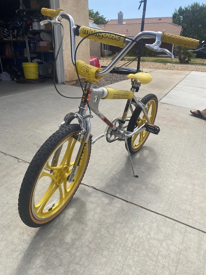 Mongoose Max Netflix Stranger Things 20 inch BMX Bike - Yellow - Image 1 of 4
