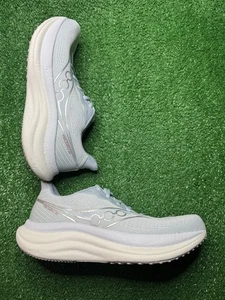 Scarpe da corsa Saucony Triumph 23 donna taglia 6,5 "VAPOR | ARCTIC" S11023 - Foto 1 di 18