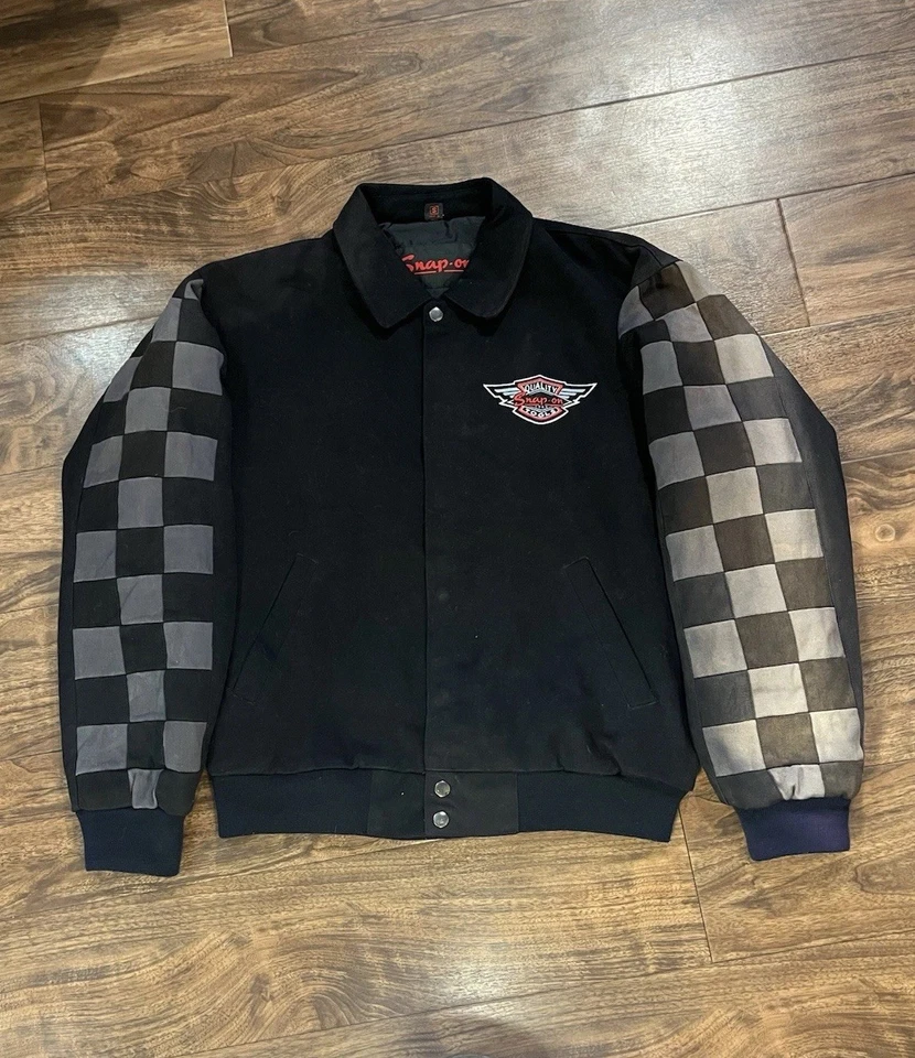 Jaqueta bordada vintage com botão de encaixe tamanho pequeno - Imagem 1 de 4