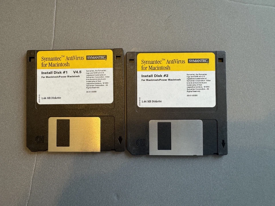 VINTAGE  1996 | Symantec AntiVirus Software for Macintosh v4.5 | FREE SHIPPING - Image 1 of 1