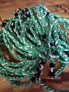 Lote de 27 collares deportivos Kelly Green & Kelly verdes y blancos de titanio - Imagen 1 de 1