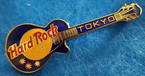 TOKYO JAPAN HORIZONTAL BLUE GIBSON LES PAUL GUITAR 3LT GRID Hard Rock Cafe PIN - Picture 1 of 2