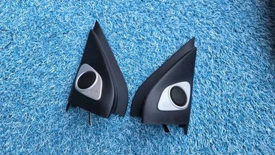 Cubierta de altavoz tweeter puerta delantera izquierda y derecha Mitsubishi Outlander 2008-2012 OEM Foto 1 de 4