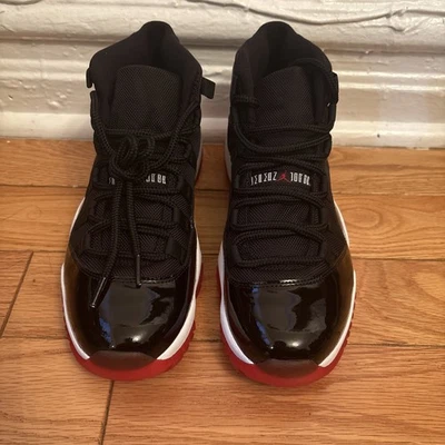 Talla 9 - Jordan 11 Retro Bred 2012 Foto 1 de 4