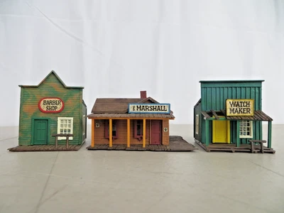 Lote de 3 edificios de casa Kibri escala Ho Old West Marshall's, peluquería y reloj Foto 1 de 4