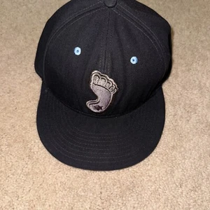 Nike Tru North Carolina Tar Heels Foot Logo Black Adjustable Hat Nice! - Picture 1 of 7