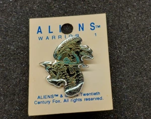 Vintage 1989 Twentieth Century Fox Aliens Alien Warrior 1 Pin - Picture 1 of 2