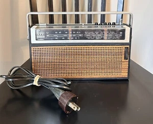 1970s ITT Schaub-Lorenz 103 Radio -WORKS- Electric & Battery Operated - Picture 1 of 7