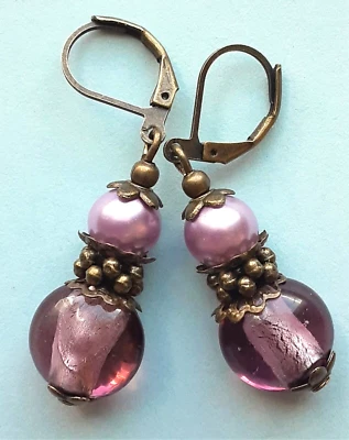 Lámina LAMPWORK CIRUELA Y Vidrio Perla Pendiente Bronce PALANCA TRASERA hecho a mano XLW Foto 1 de 3