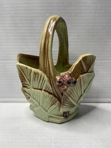 McCoy Pottery Basket With Handle Palm Leaf And Berry Design 1940s Planter VTG - Picture 1 of 12