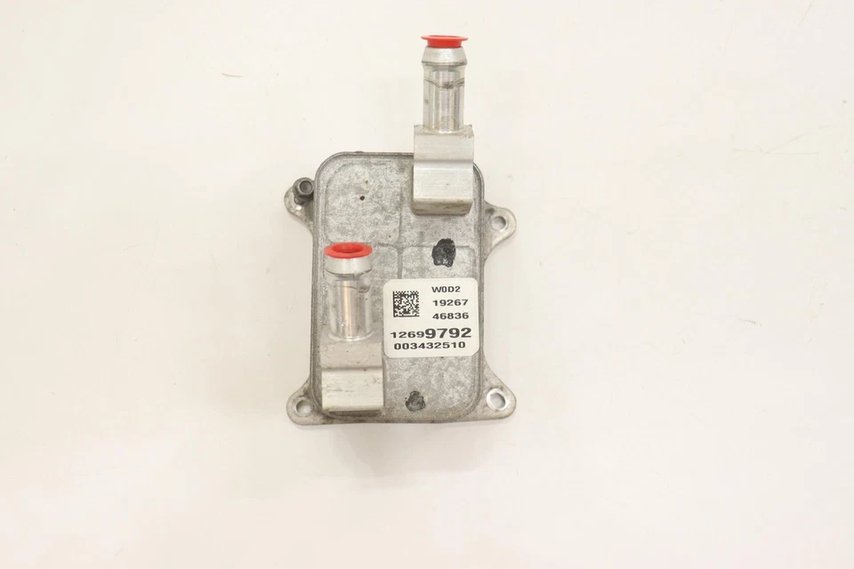 Chevrolet Silverado 1500 2019-2020 enfriador de aceite de motor de 2,7 L OEM 12699792 Foto 1 de 4