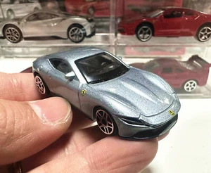 Coche de juguete plateado Bburago 1:64 Ferrari Roma modelo diecast metal niño nuevo en caja - Imagen 1 de 5