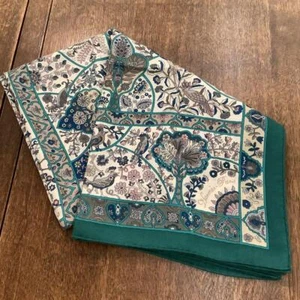 HERMES Cashmere Silk Scarf 140 cm x 140 cm Floral Birds Design Unisex Shawl JPN - Picture 1 of 15