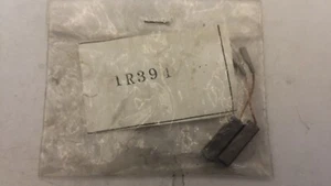 DAYTON 1R394 CEPILLO DE MOTOR DE CARBONO TAMAÑO 7/8 X 7/8 X 1/4 PULGADAS PAQUETE DE 2 NUEVO - Imagen 1 de 2