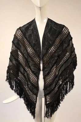 GUERRA CIVIL AÑOS 1860 CAPA DE SEDA NEGRA REGADA PARA VESTIDO CON FLECOS DE SEDA Foto 1 de 4