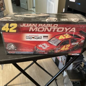 Caricabatteria Dodge Juan Pablo Montoya 42 Big Red 2008 1/24 da Action Motorsport - Foto 1 di 3