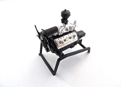 Piezas modelo depósito de chatarra motor AMT monograma vintage sobre soporte Foto 1 de 4