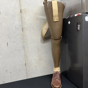 Vintage Wooden Atlanta Artificial Limb Co Leg - Picture 1 of 7