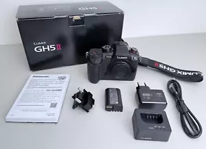 Panasonic Lumix GH5 II - Body Gehäuse - 72 Auslössungen - Picture 1 of 7