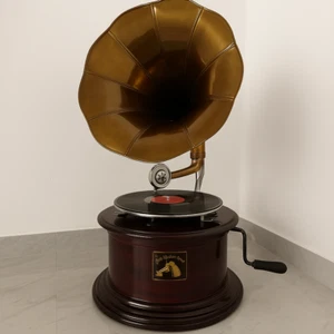 Antique Gramophone, Fully Functional Working Phonograph, win-up record player - Picture 1 of 5