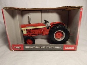 International 460  Utility Diesel Tractor Ertl 1/16, Red - Picture 1 of 3