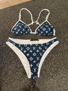 👙 LOUIS VUITTON Monogram LV Bikini Set Oberteil Unterteil 🌊✨ Navy Weiß Gr. L makellos - Bild 1 von 3