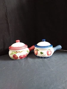 Zuppiera cipolla porcellana mela rossa vintage con manico/coperchio set di 2 - Foto 1 di 8