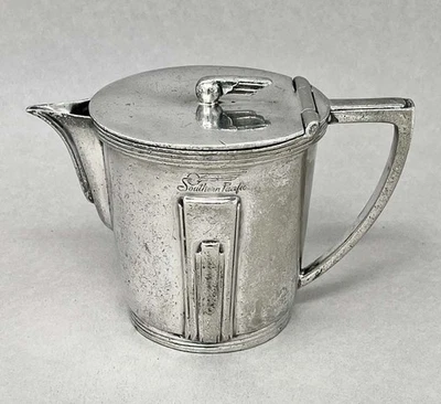 OLLA DE AGUA CALIENTE ESTILO DECO CHAPADA EN PLATA SOUTHERN PACIFIC RR Foto 1 de 4