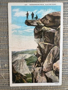 Männer auf überhängendem Felsen Gletscherpunkt Yosemite Nationalpark Kalifornien Postkarte - Bild 1 von 2