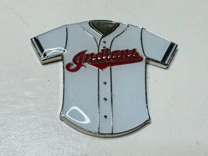 Vecchia spilla da bavero Cleveland Indians vintage vuota senza numero bianca maglia home away - Foto 1 di 2