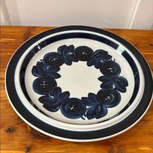 Vintage Arabia Finland 13" Chop Plate Anemone Blue Round Platter - Picture 1 of 5
