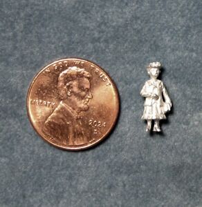 NEW Victorian HO Scale Metal Unpainted Figure "Young Girl Carrying Book" #8H