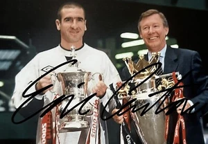 ERIC CANTONA HAND SIGNED 6X4 MANCHESTER UNITED PHOTO + PROOF 2 - Picture 1 of 1