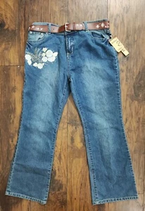 No Fuze Women's Blue Belted Embroidered Distressed Back Pocket Jeans Size 8P - Picture 1 of 3