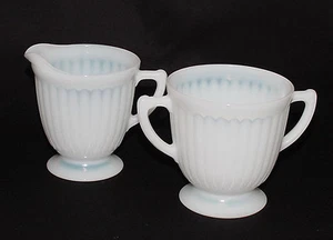 PERFECT Vintage Monax "PETALWARE" Creamer & Sugar Bowl!! - Picture 1 of 5