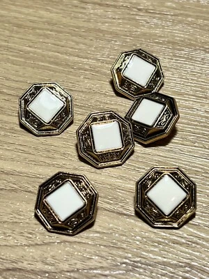 7 X Gold And Cream / off White buttons 20mm  Blazer Coat Dresses Buttons. Ref 94 - Image 1 of 3