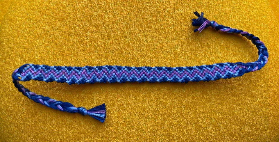 Freundschaftsband handgeknüpft, neu - Bild 1 von 1