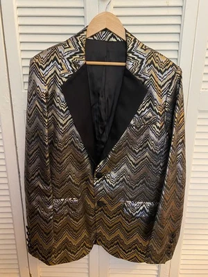 Blazer formal MR TURK, talla 44, negro, dorado, plata, cuellos satinados, botón satinado Foto 1 de 4